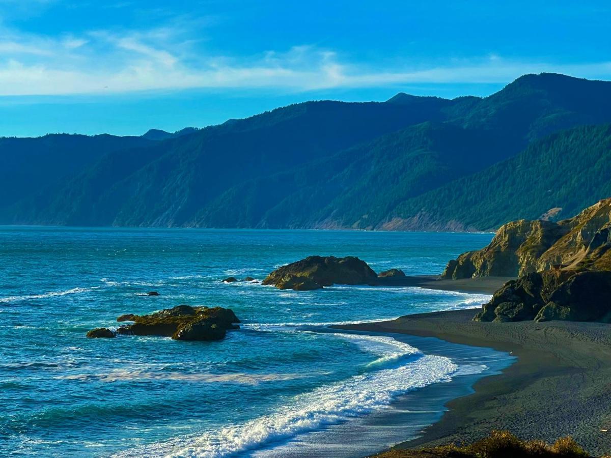 Amazing Oceanview 2 Bedroom Oceanfront! By Oceanviewhottubs Shelter Cove, Ca Tesla Ev Station Exterior foto