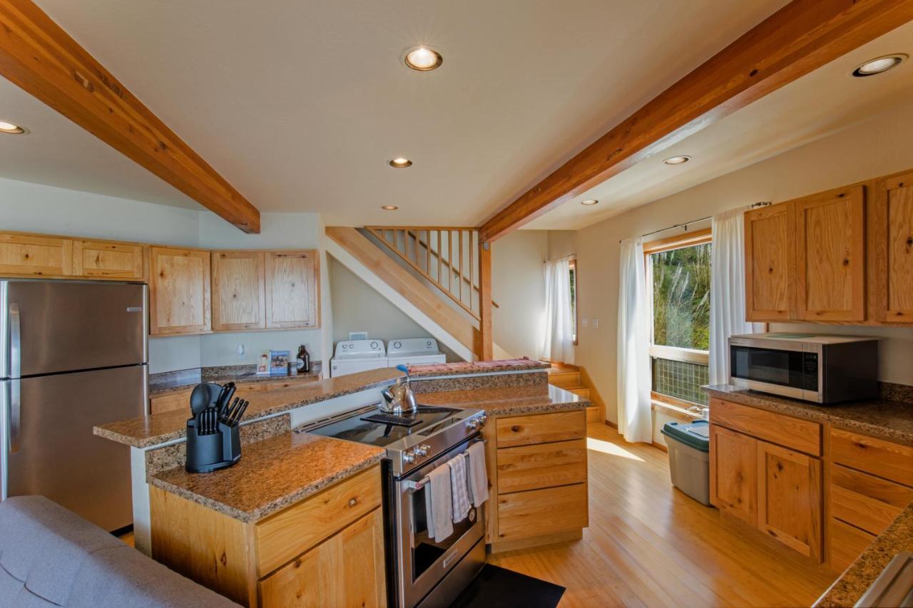 Amazing Oceanview 2 Bedroom Oceanfront! By Oceanviewhottubs Shelter Cove, Ca Tesla Ev Station Exterior foto