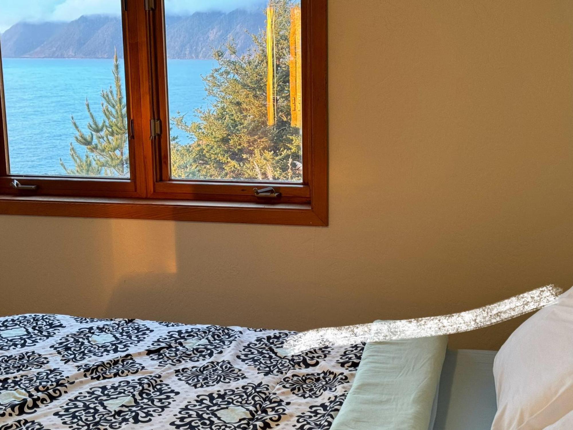 Amazing Oceanview 2 Bedroom Oceanfront! By Oceanviewhottubs Shelter Cove, Ca Tesla Ev Station Exterior foto
